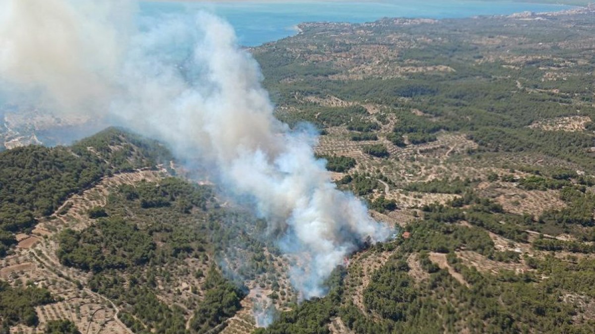 Incendi al Perelló - Bombers  Incendi al Perelló - Bombers