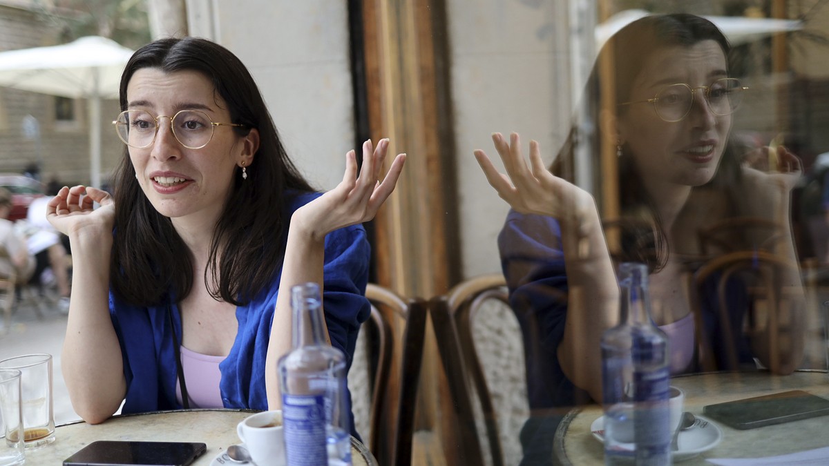 «És molt normal cobrar per sota la taula, no tenir contracte... » - Hugo Fernández «És molt normal cobrar per sota la taula, no tenir contracte... » - Hugo Fernández