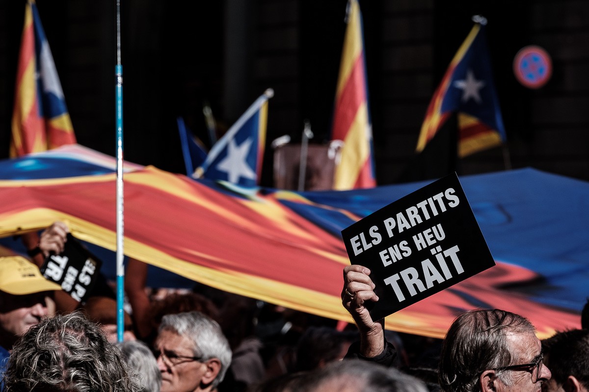 L'independentisme aireja la frustració en el cinquè aniversari de l’1-O. - Adrià Costa L'independentisme aireja la frustració en el cinquè aniversari de l’1-O. - Adrià Costa
