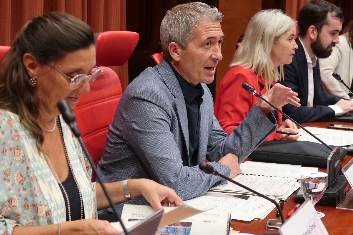 El conseller d'Educació, Josep González-Cambray, en la comissió del Parlament - Parlament El conseller d'Educació, Josep González-Cambray, en la comissió del Parlament - Parlament