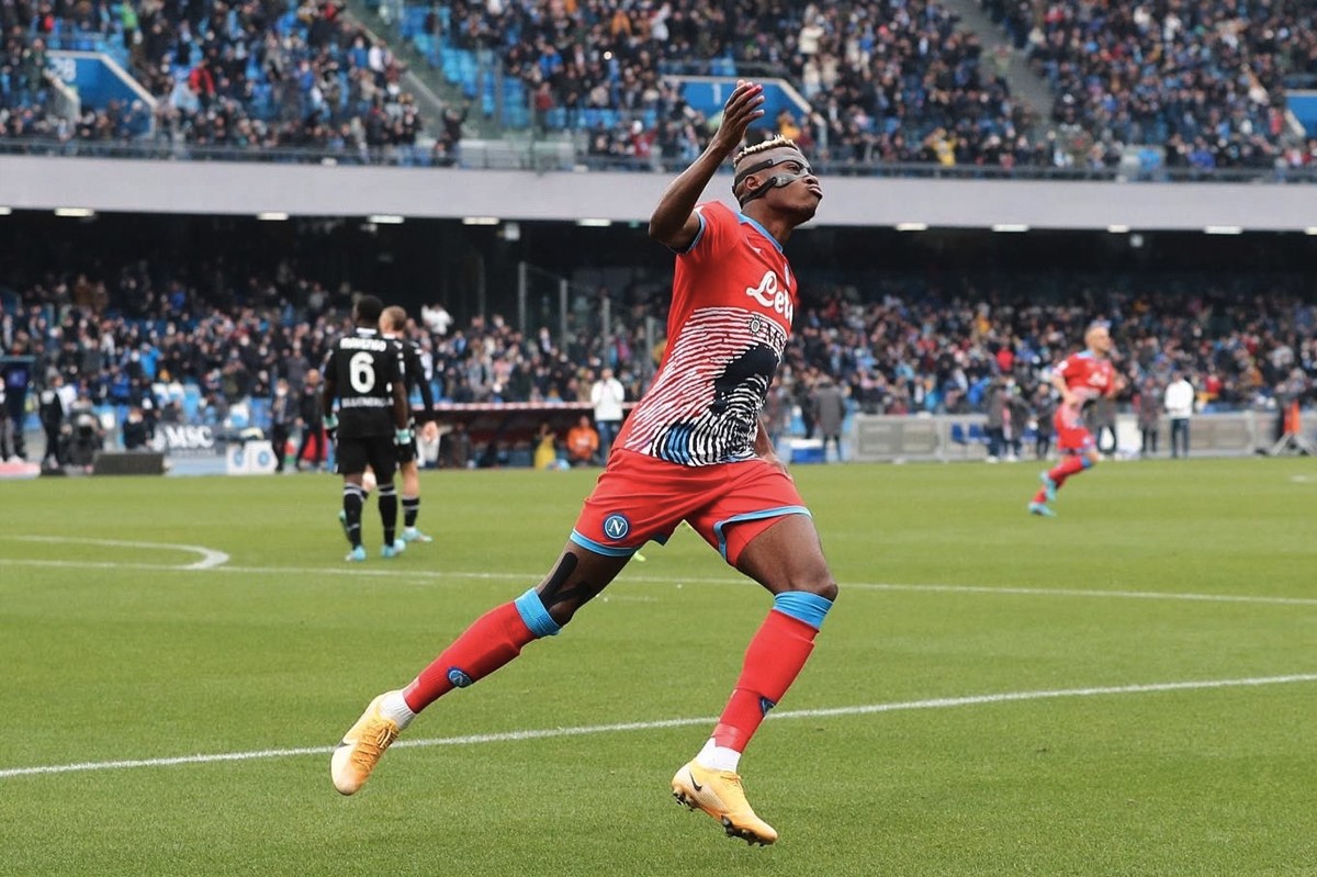 El jugador nigerià del Nàpols Victor Osimhen ha estat víctima de diversos actes racistes. - @victorosimhen9 El jugador nigerià del Nàpols Victor Osimhen ha estat víctima de diversos actes racistes. - @victorosimhen9