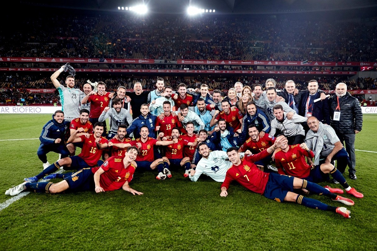 La selecció espanyola, celebrant la classificació pel Mundial de Qatar - @SeFutbol La selecció espanyola, celebrant la classificació pel Mundial de Qatar - @SeFutbol