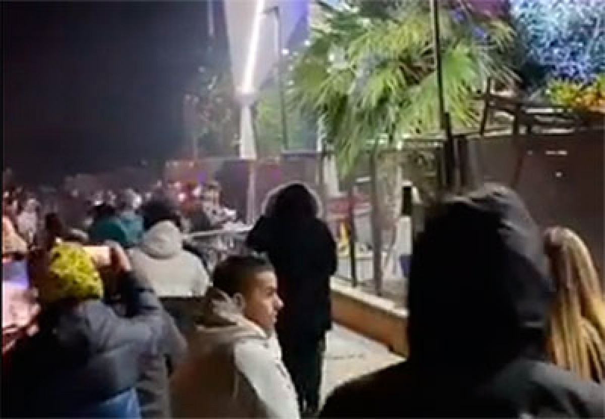 Aldarulls a la discoteca Waka - Aldarulls a la discoteca Waka -