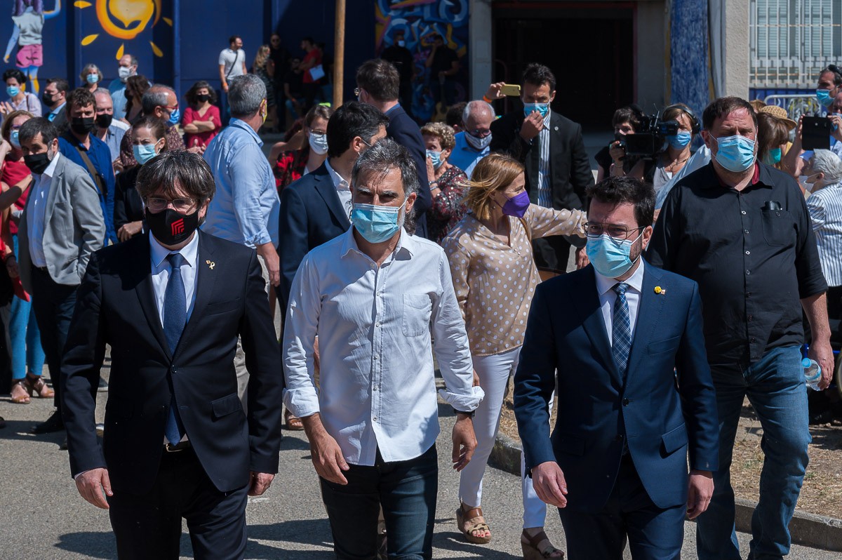 Jordi Cuixart amb Carles Puigdemont, Oriol Junqueras i representants del govern de l'1-O en el 60è aniversari d'Òmnim - Josep M Montaner Jordi Cuixart amb Carles Puigdemont, Oriol Junqueras i representants del govern de l'1-O en el 60è aniversari d'Òmnim - Josep M Montaner