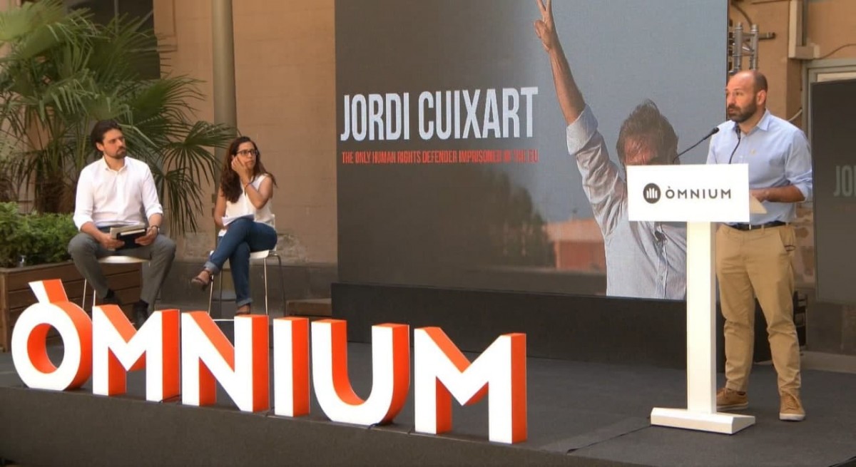 El vicepresident d'Òmnium, Marcel Mauri, en l'acte de presentació del recurs de Cuixart a Estrasburg - Òmnium El vicepresident d'Òmnium, Marcel Mauri, en l'acte de presentació del recurs de Cuixart a Estrasburg - Òmnium