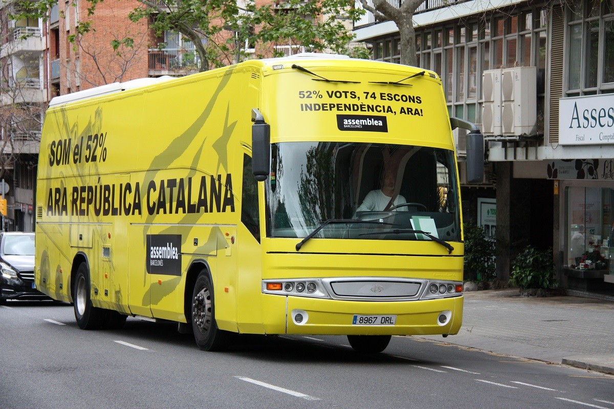 L'autobús de l'ANC ja circula pel Barcelonès - ACN L'autobús de l'ANC ja circula pel Barcelonès - ACN