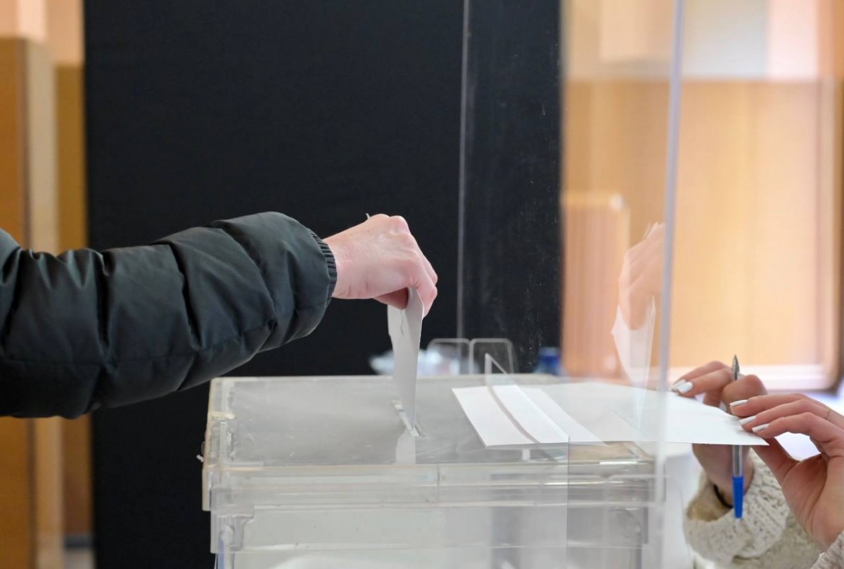 Votació durant la jornada del 14 de febrer. - Josep Maria Montaner Votació durant la jornada del 14 de febrer. - Josep Maria Montaner