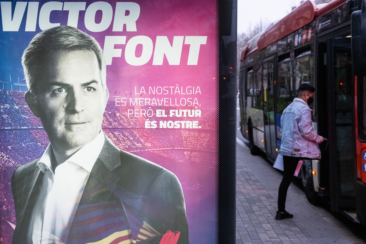 Publicitat de la candidatura de Víctor Font en una parada de bus de Barcelona - Carlos Baglietto Publicitat de la candidatura de Víctor Font en una parada de bus de Barcelona - Carlos Baglietto