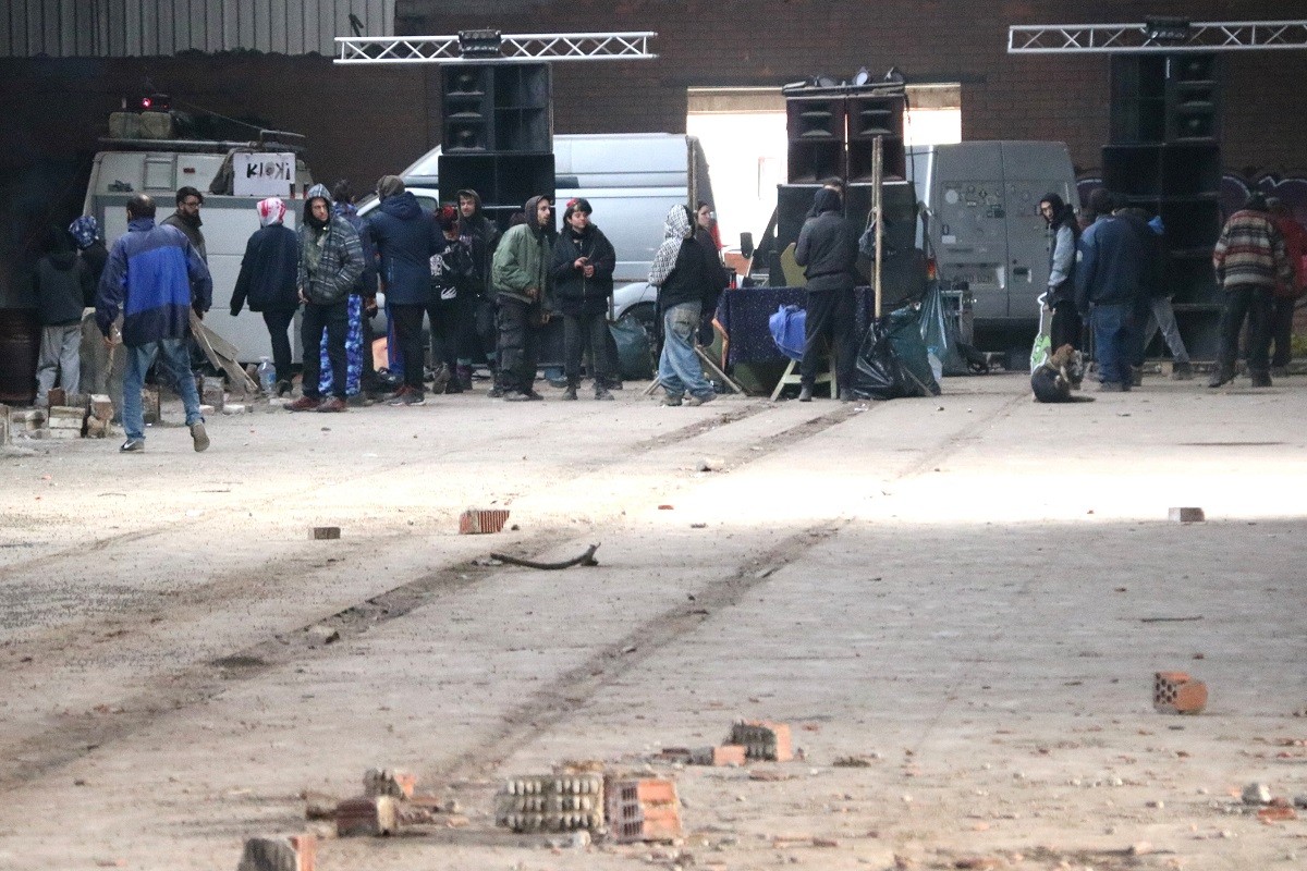 La «rave» de Llinars del Vallès, aquest matí. - ACN La «rave» de Llinars del Vallès, aquest matí. - ACN