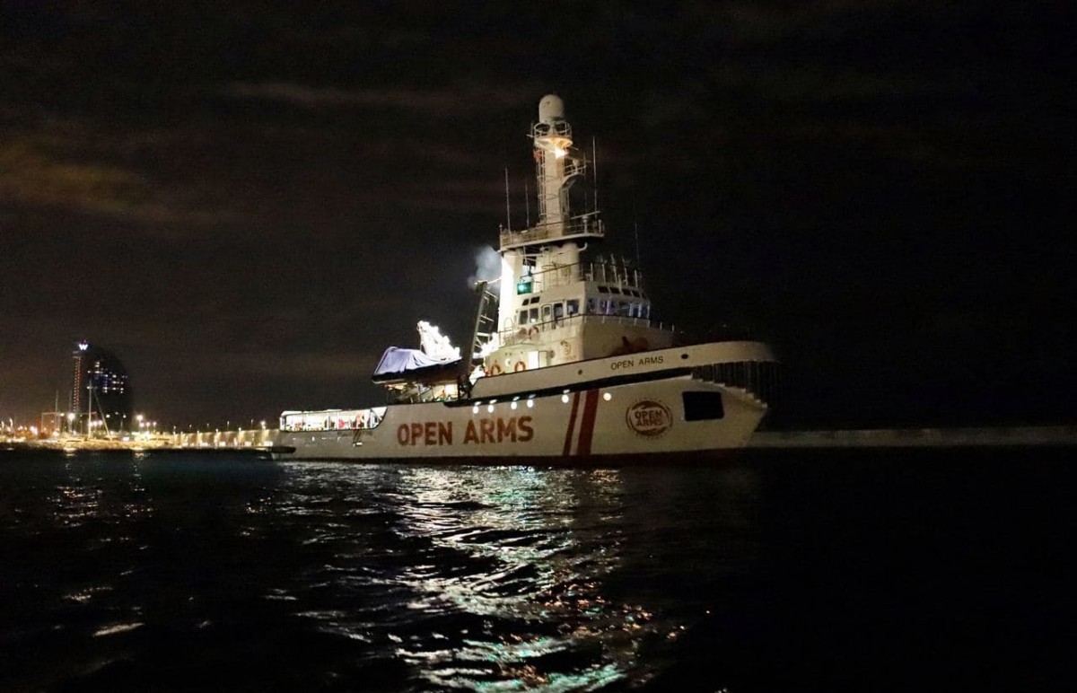 L'Open Arms surt del port de Barcelona - Sergi Cámara L'Open Arms surt del port de Barcelona - Sergi Cámara