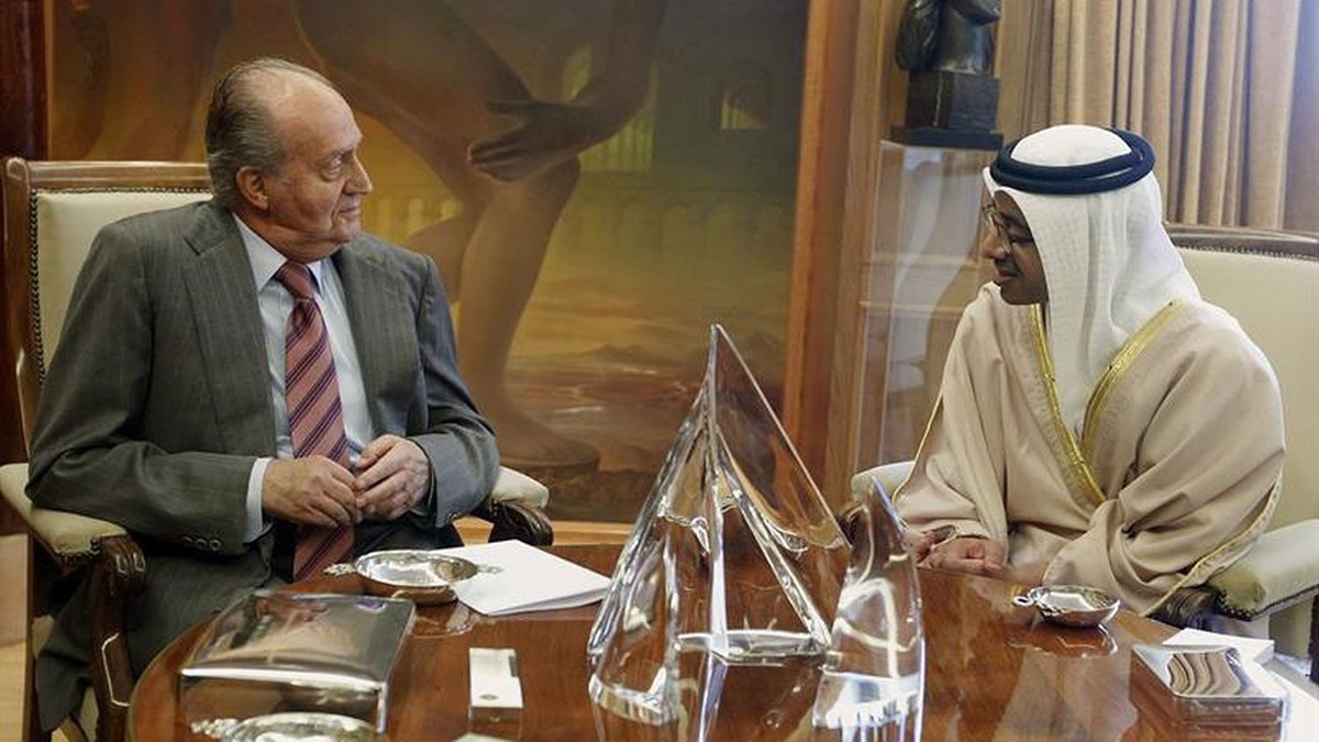 Joan Carles I, en una reunió antiga amb el ministre d'Afers Estrangers dels Emirats Àrabs Units, Abdullah bin Zayed. - Europa Press Joan Carles I, en una reunió antiga amb el ministre d'Afers Estrangers dels Emirats Àrabs Units, Abdullah bin Zayed. - Europa Press
