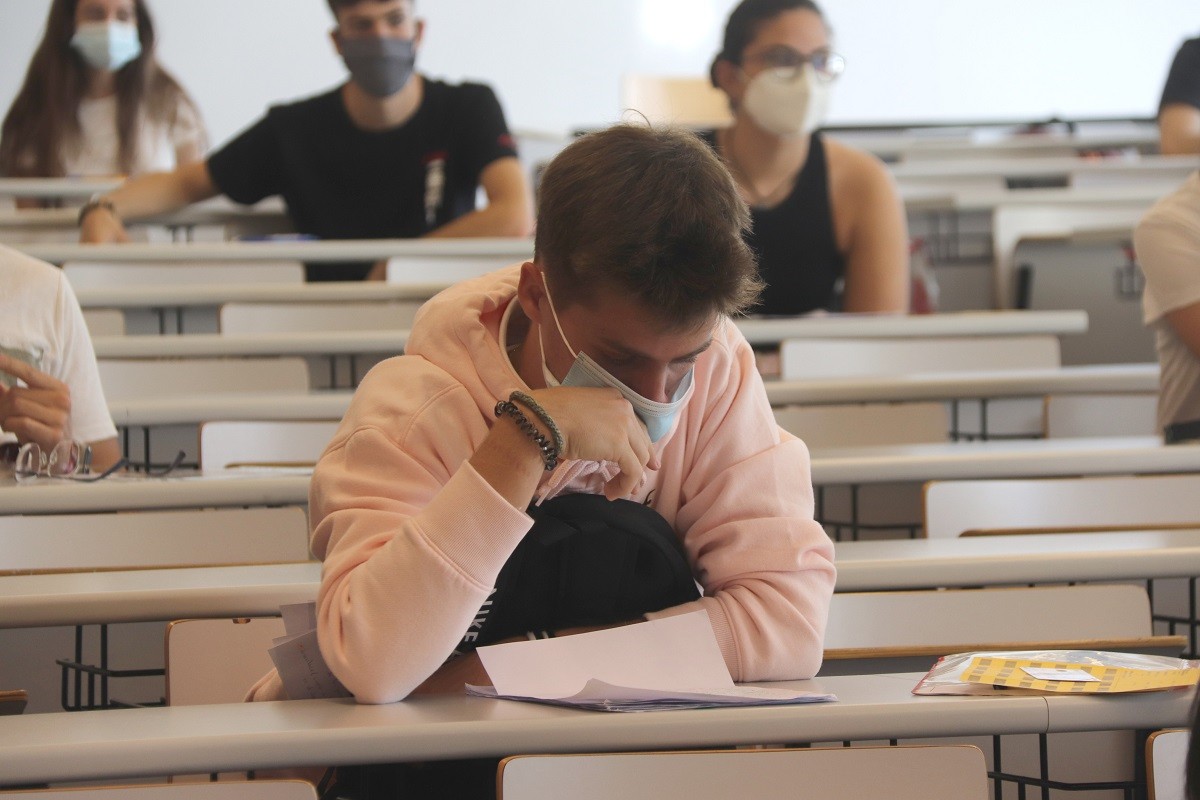 Un estudiant abans de començar l'examen de la selectivitat. - ACN Un estudiant abans de començar l'examen de la selectivitat. - ACN