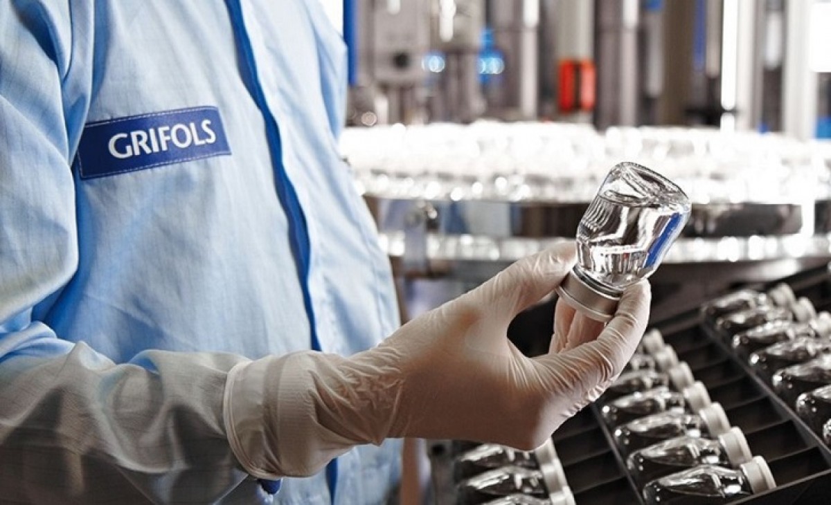 Imatge d'un investigador de Grífols treballant - Grífols Imatge d'un investigador de Grífols treballant - Grífols