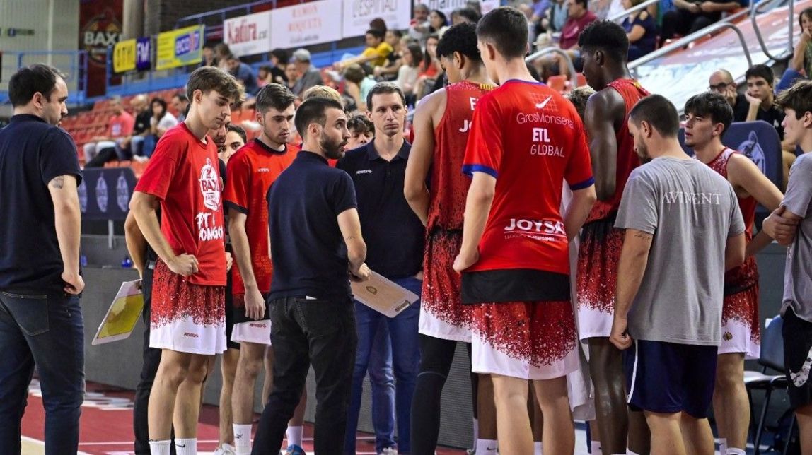 El Bàsquet Manresa B ja és colíder de la Super Copa - Gustavo Carrasco El Bàsquet Manresa B ja és colíder de la Super Copa - Gustavo Carrasco