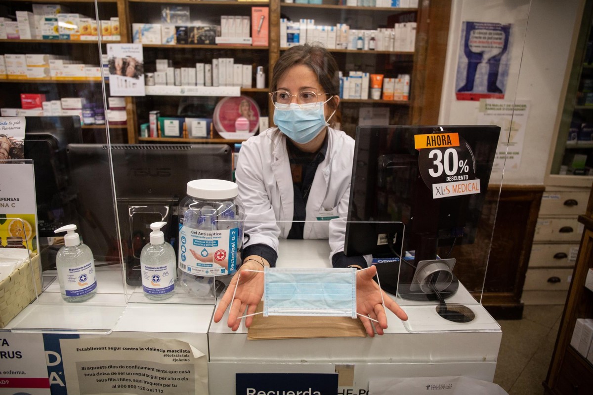 Les farmàcies ja han distribuït 950.000 mascaretes comprades per la Generalitat - David Zorrakino/Europa Press Les farmàcies ja han distribuït 950.000 mascaretes comprades per la Generalitat - David Zorrakino/Europa Press