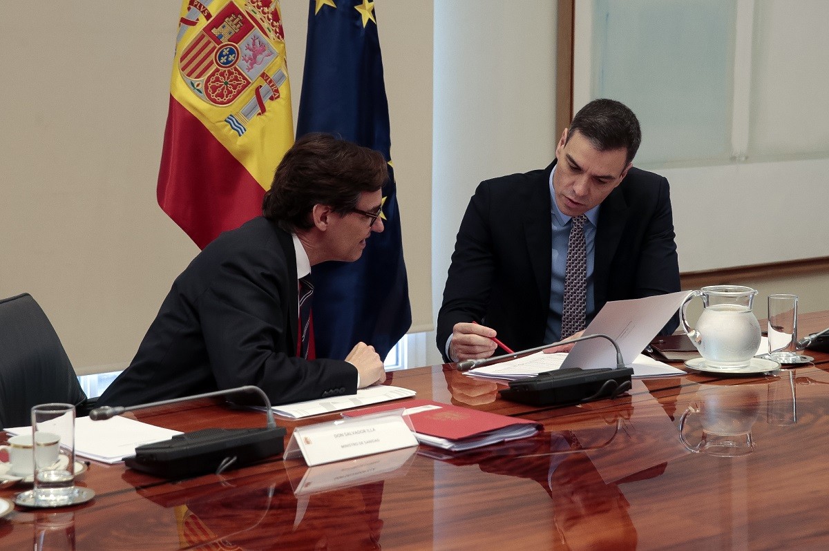 Pedro Sánchez i Salvador Illa, en la videoconferència de presidents autonòmics - Govern espanyol Pedro Sánchez i Salvador Illa, en la videoconferència de presidents autonòmics - Govern espanyol