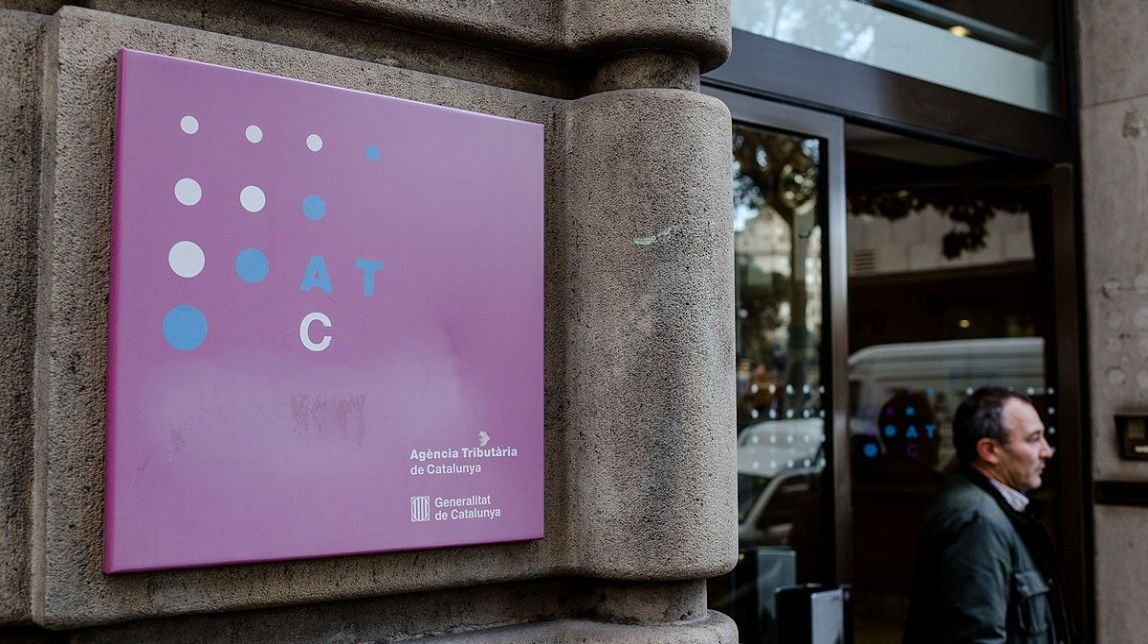 Façana de l'Agència Tributària de Catalunya.
|
Adrià Costa - |
Adrià Costa Façana de l'Agència Tributària de Catalunya.
|
Adrià Costa - |
Adrià Costa