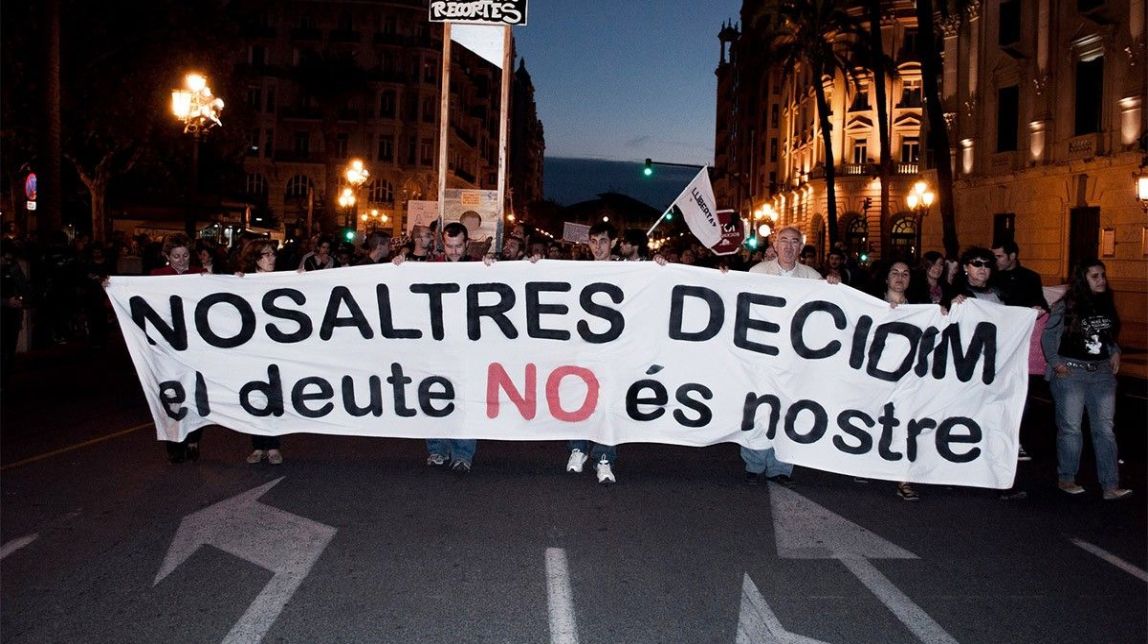 Algunes organitzacions, com la Plataforma Auditoria Ciutadana del Deute de València, s'han mobilitzat per auditar i no pagar part del deute públic.
|
Plataforma Auditoria Ciutadana del Deute de València - |
Plataforma Auditoria Ciutadana del D Algunes organitzacions, com la Plataforma Auditoria Ciutadana del Deute de València, s'han mobilitzat per auditar i no pagar part del deute públic.
|
Plataforma Auditoria Ciutadana del Deute de València - |
Plataforma Auditoria Ciutadana del D