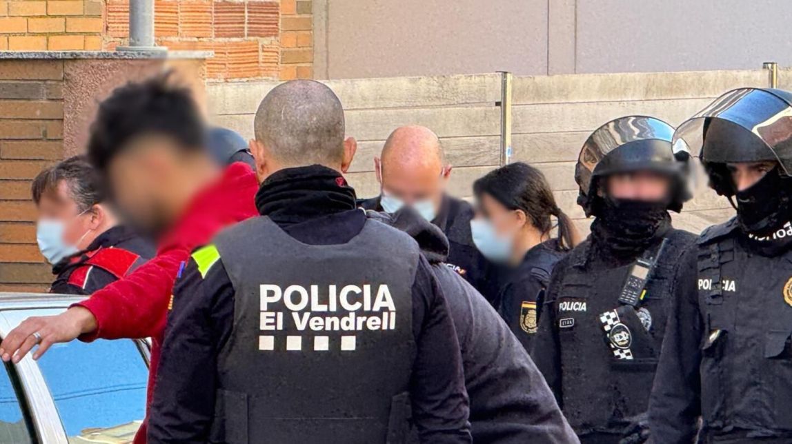 Actuació policial d'aquest domecres
|
AV - |
AV Actuació policial d'aquest domecres
|
AV - |
AV