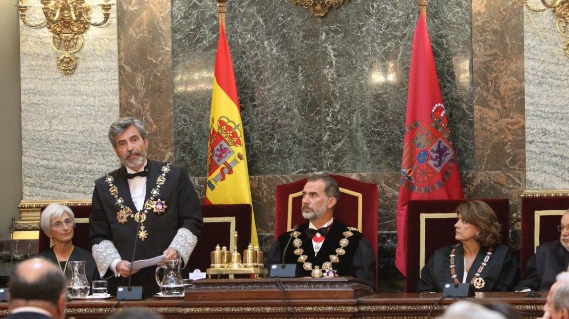 Inauguració de l'any judicial amb la presència de Felip VI, Carlos Lesmes i María José Segarra.
|
Casa Reial - |
Casa Reial Inauguració de l'any judicial amb la presència de Felip VI, Carlos Lesmes i María José Segarra.
|
Casa Reial - |
Casa Reial