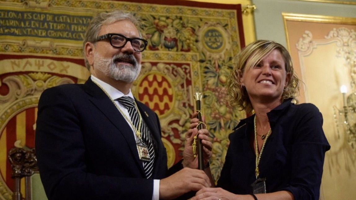 Fèlix Larrosa amb la vara d'alcalde
|
Àlvar Llobet - |
Àlvar Llobet Fèlix Larrosa amb la vara d'alcalde
|
Àlvar Llobet - |
Àlvar Llobet