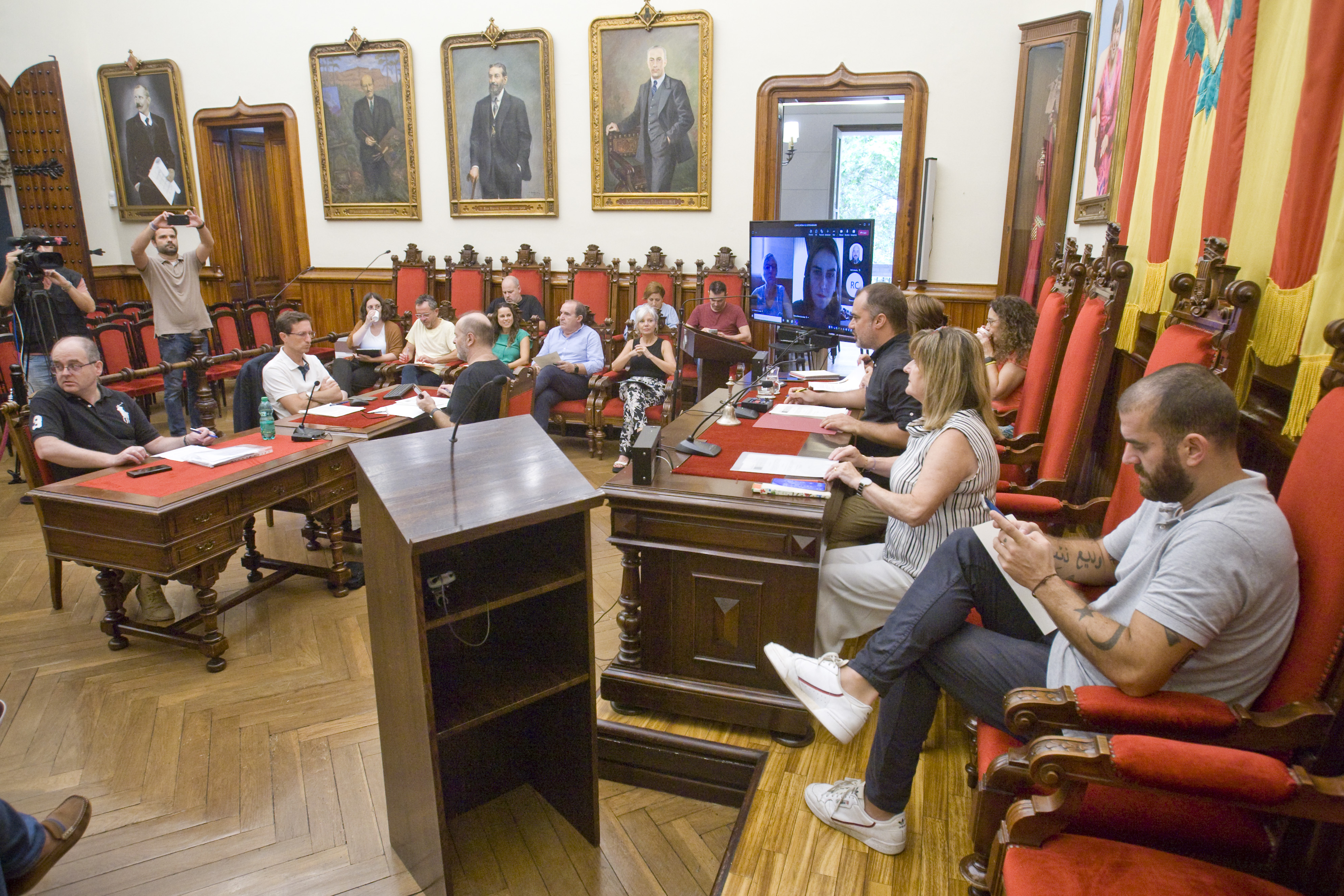 La Cecot qüestiona la proposta de la cistella de la compra a preus bàsics - La Cecot qüestiona la proposta de la cistella de la compra a preus bàsics -