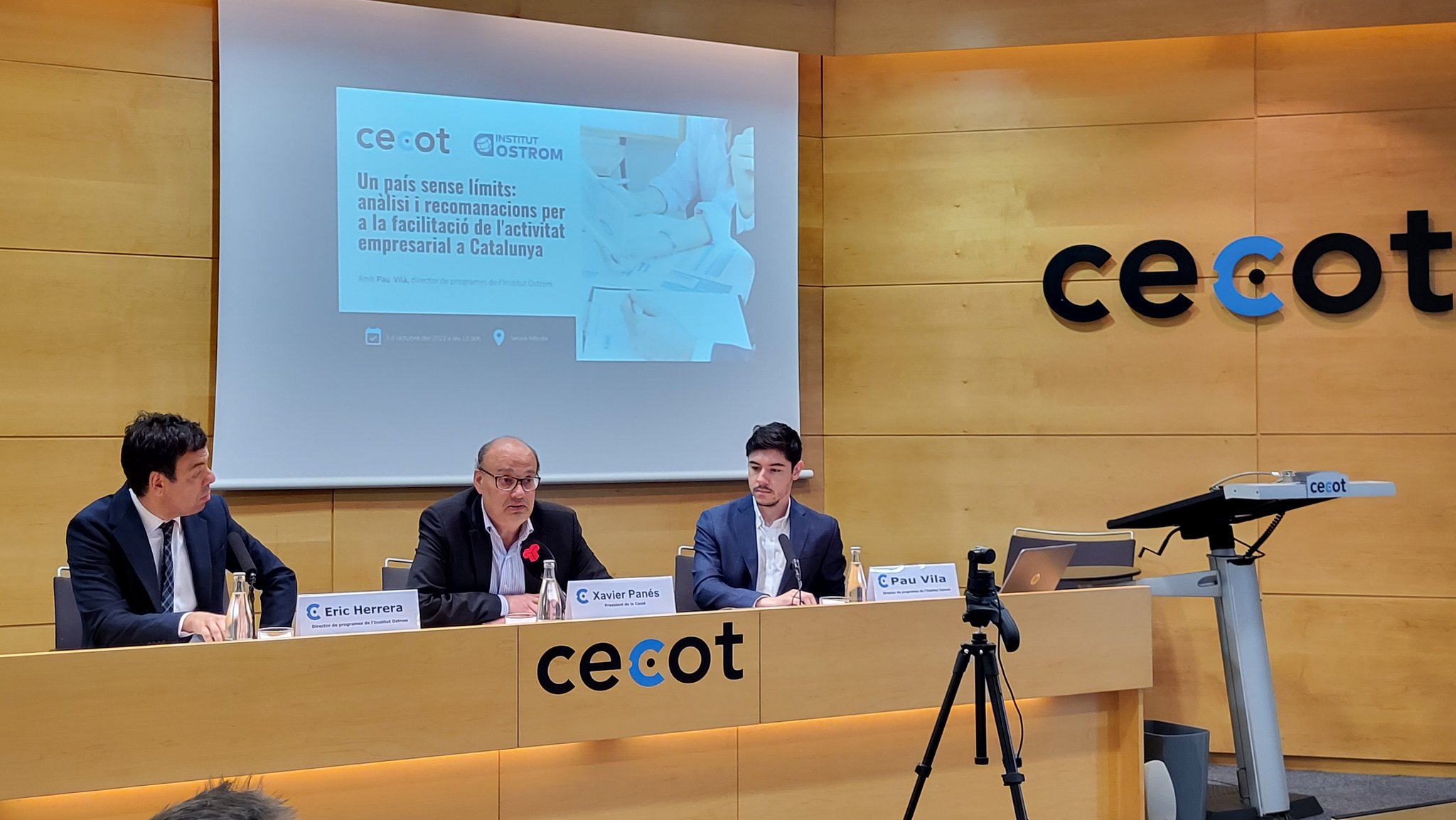 Un decàleg per a la desburocratització - Un decàleg per a la desburocratització -