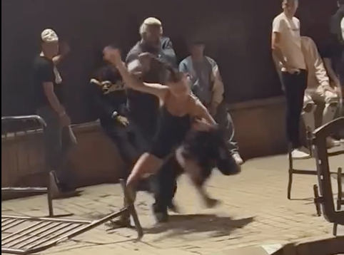 Nou episodi violent a les portes de la discoteca Waka Sabadell - Nou episodi violent a les portes de la discoteca Waka Sabadell -