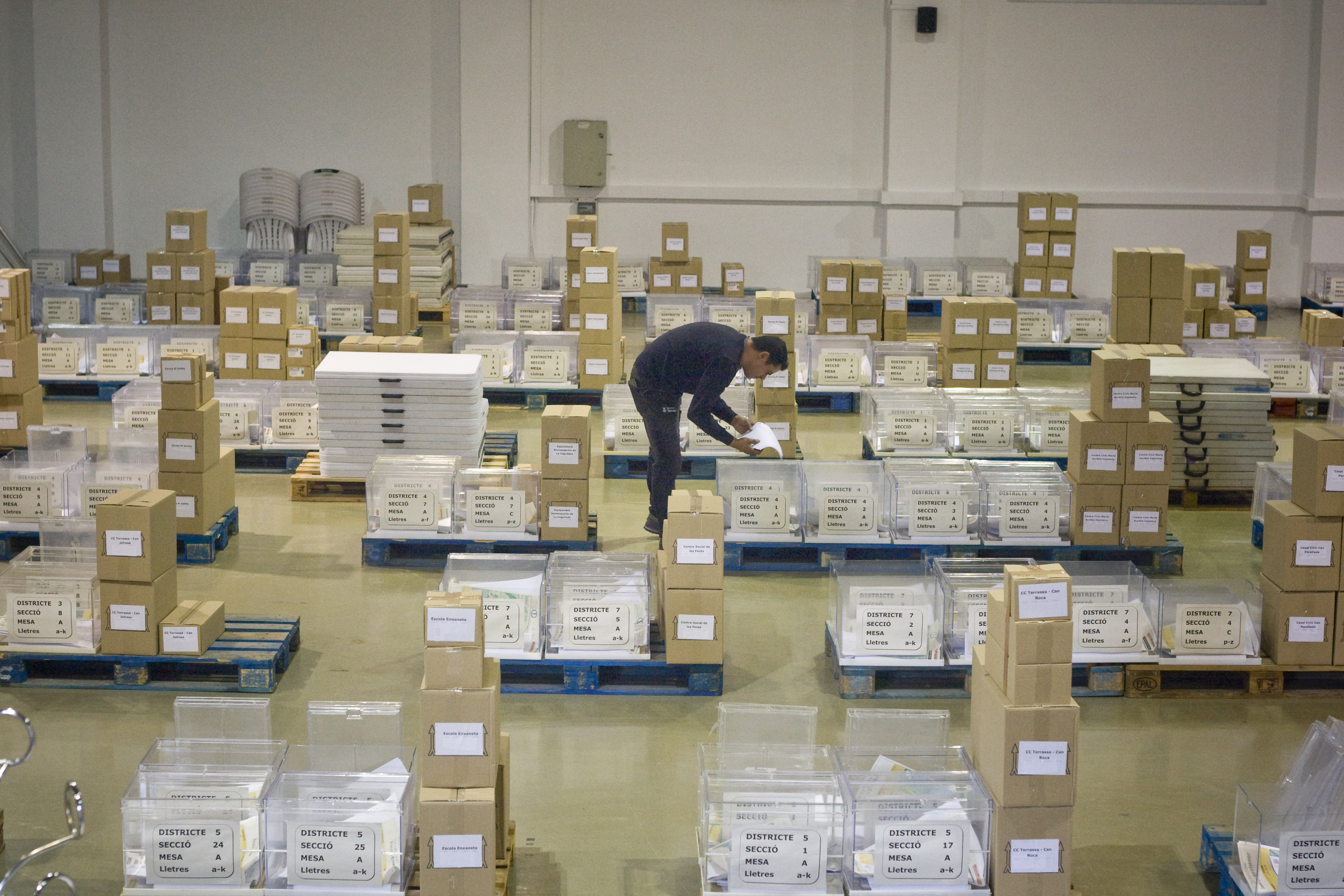 És el moment de les urnes - És el moment de les urnes -