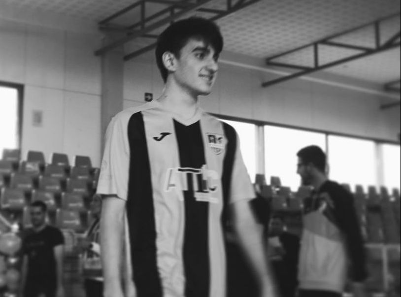 Mor un jugador de futbol sala de 19 anys de Sabadell en rebre un cop al cap - Mor un jugador de futbol sala de 19 anys de Sabadell en rebre un cop al cap -