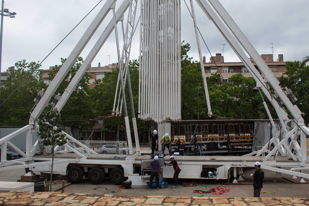 FOTOS | Comencen a instal·lar la gran sínia de Festa Major de Terrassa - FOTOS | Comencen a instal·lar la gran sínia de Festa Major de Terrassa -