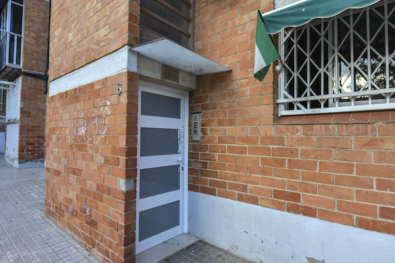 Cap pèrit es presenta a revisar la instal·lació del bloc de Ca n'Oriac - Cap pèrit es presenta a revisar la instal·lació del bloc de Ca n'Oriac -