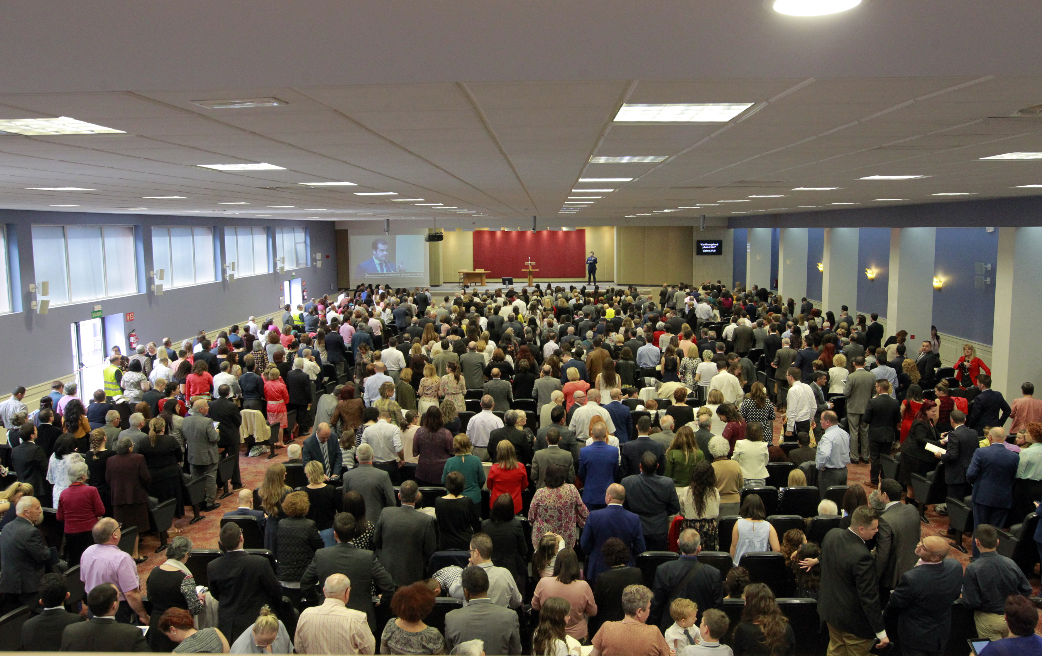 Els Testimonis de Jehovà celebren el seu congrès regional - Els Testimonis de Jehovà celebren el seu congrès regional -