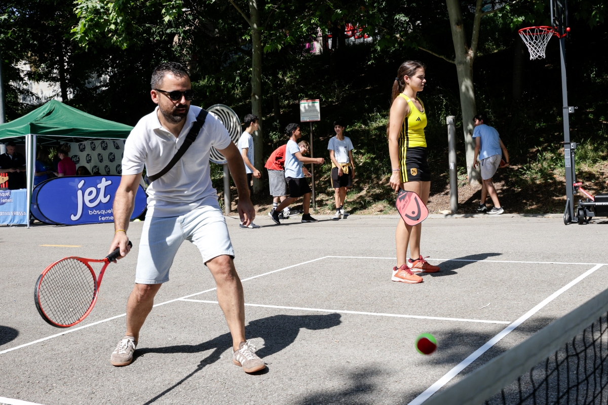 Es va poder practicar el tenis i el pàdel - Lluís Clotet Es va poder practicar el tenis i el pàdel - Lluís Clotet