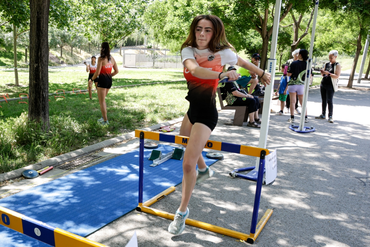 La UA Terrassa va instal·lar una zona de tanques - Lluís Clotet La UA Terrassa va instal·lar una zona de tanques - Lluís Clotet