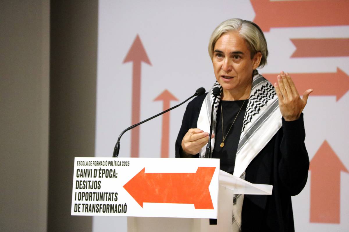 Colau acusa Junts de «comprar l'agenda i la narrativa» d'Aliança Catalana: «És un error» Colau acusa Junts de «comprar l'agenda i la narrativa» d'Aliança Catalana: «És un error»
