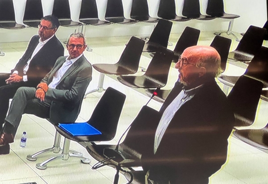 Bartomeu, jutjat per injuriar Jaume Roures amb perfils anònims a xarxes socials pagats pel Barça Bartomeu, jutjat per injuriar Jaume Roures amb perfils anònims a xarxes socials pagats pel Barça
