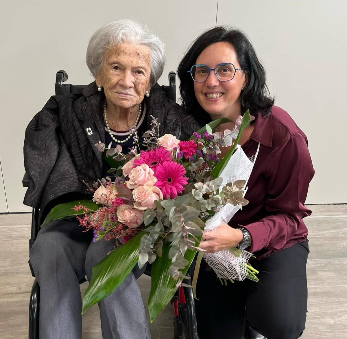 L'alcaldessa de Solsona felicita Beatriz Maria Lozano pel seu centenari