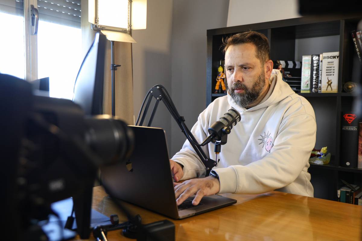 Manel Borràs, portalliteres al Taulí i director cinematogràfic en el seu temps lliure Manel Borràs, portalliteres al Taulí i director cinematogràfic en el seu temps lliure