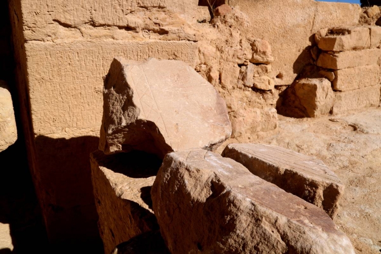 Troben esteles ibèriques per primera vegada a la zona de l'Ebre en les excavacions del castell d'Algars de Batea Troben esteles ibèriques per primera vegada a la zona de l'Ebre en les excavacions del castell d'Algars de Batea