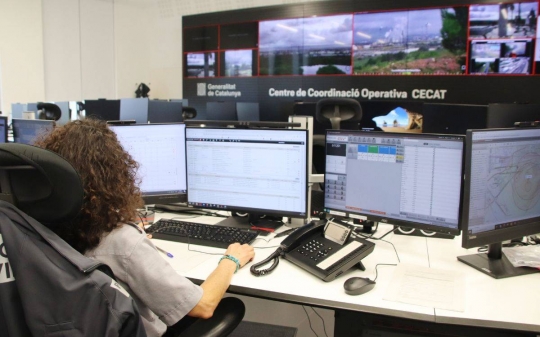 Posen a prova el Plaseqta amb un simulacre d'accident químic al Port de Tarragona Posen a prova el Plaseqta amb un simulacre d'accident químic al Port de Tarragona