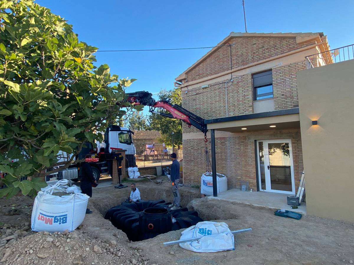 Riner instal·la dos dipòsits subterranis per reaprofitar les aigües pluvials