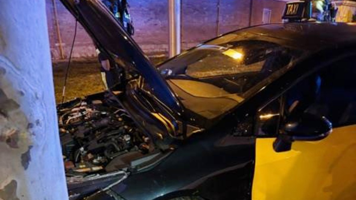 Atraca un taxista amb un ganivet, roba el cotxe, l'encasta i acaba detingut a Barcelona