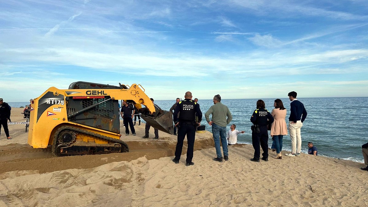 Investiguen si unes restes òssies trobades a la platja de Vilassar de Mar són humanes