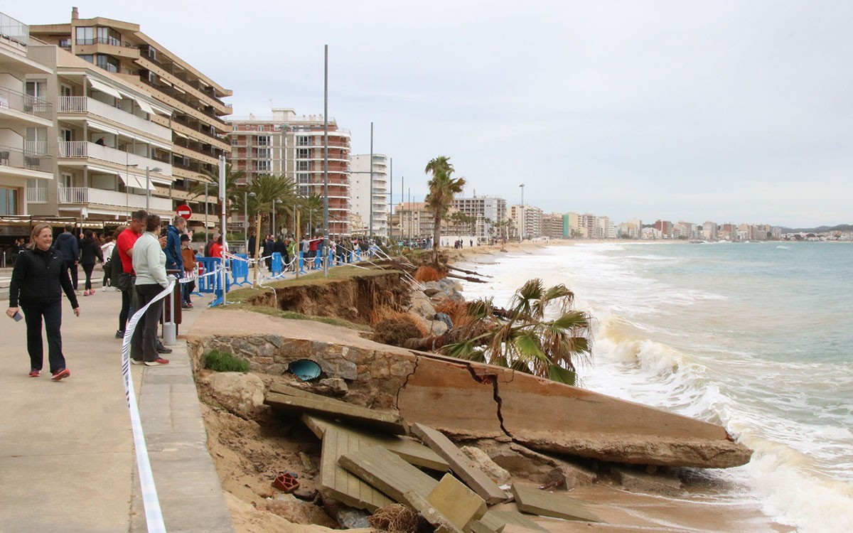 El temporal Nelson torna a mostrar la fragilitat de les platges catalanes