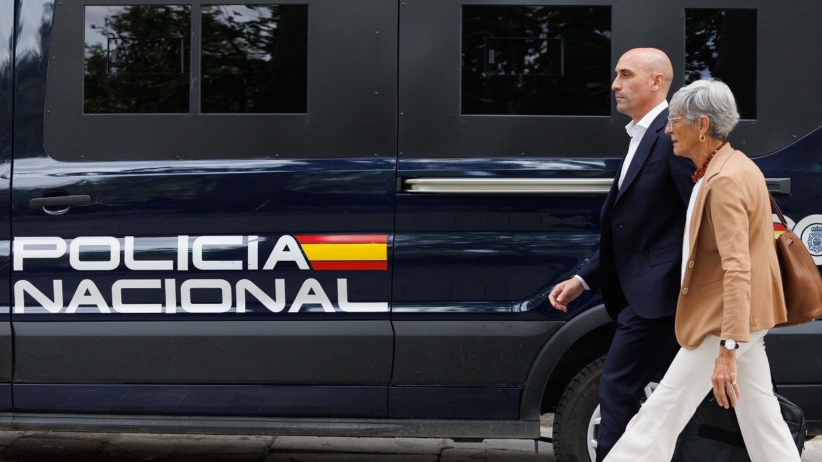 Rubiales, en llibertat després de ser detingut en el retorn a Espanya