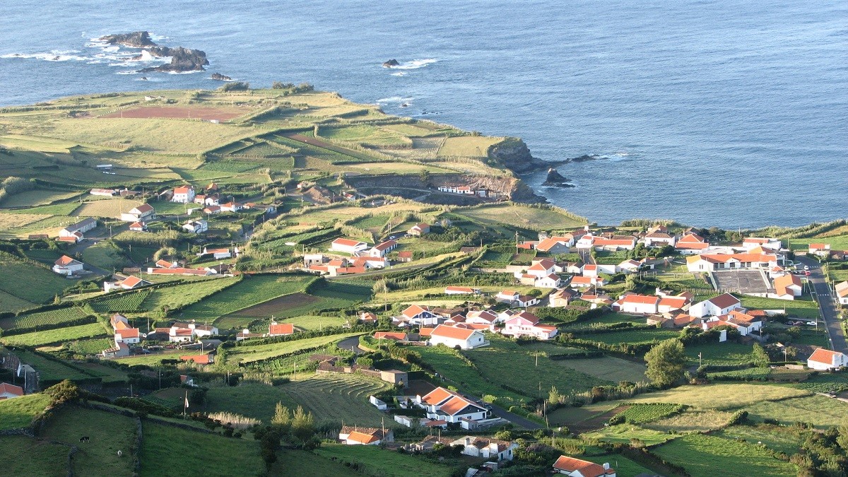 Un grup de catalans, atrapats a les Açores: «Ens hem de buscar la vida»