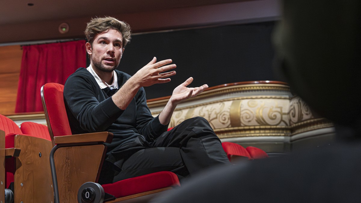 Carlos Cuevas duarant l'entrevista amb Nació - Ricard Novella