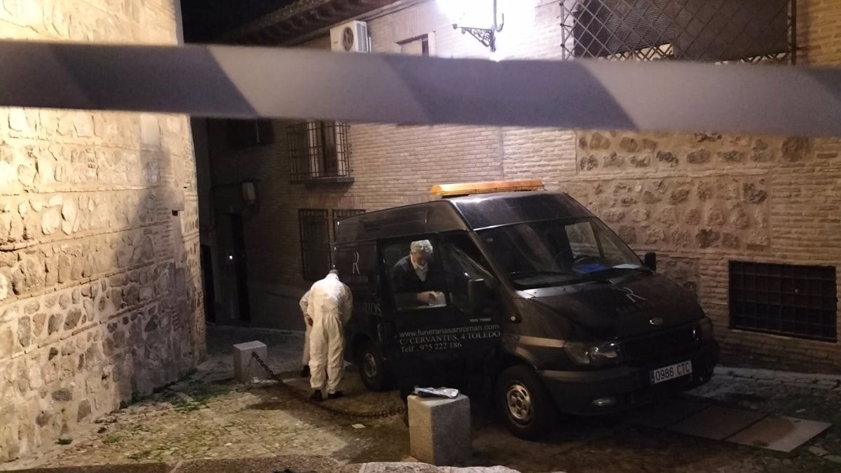 Troben quatre cadàvers sense signes de violència en diferents habitacions d'una casa de Toledo