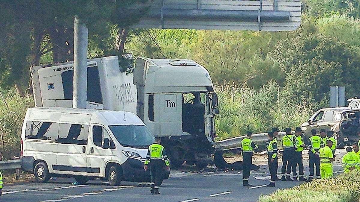 A presó el camioner que ha atropellat i matat sis persones, dues d'elles guàrdies civils, a Sevilla